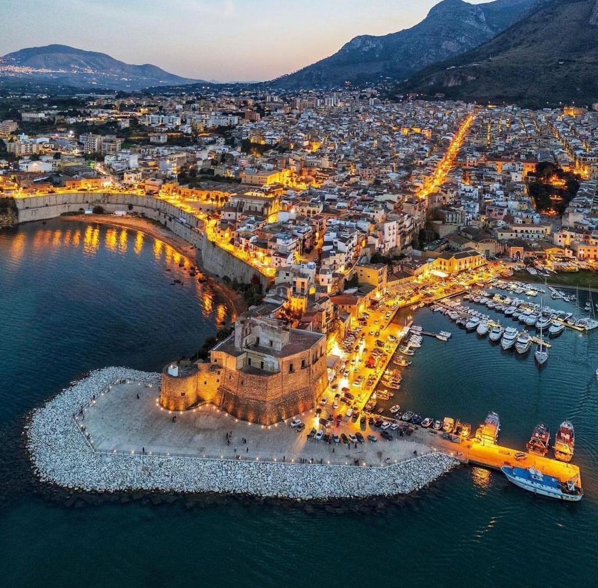 Domus Federiciana Castellammare del Golfo Exterior foto